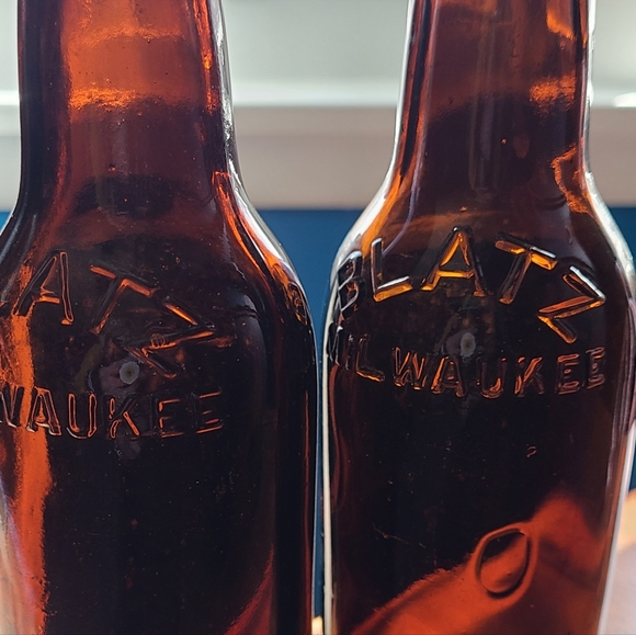 BLATZ BREWING CO. Vintage BEER Bottle, Milwaukee Wisc EMBOSSED, Empty, Set Of 2 - Picture 2 of 10